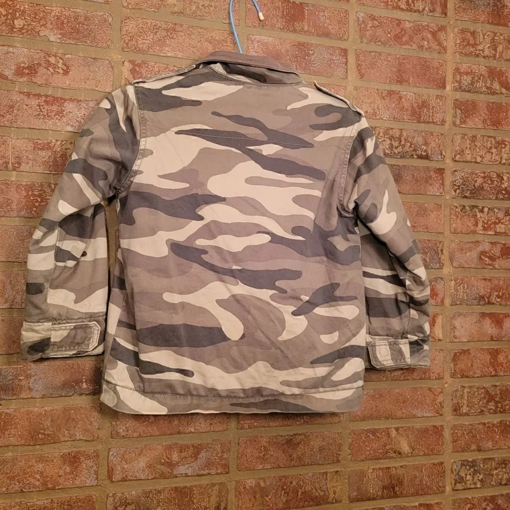 Gap camoflauge camo jacket size small 6/7